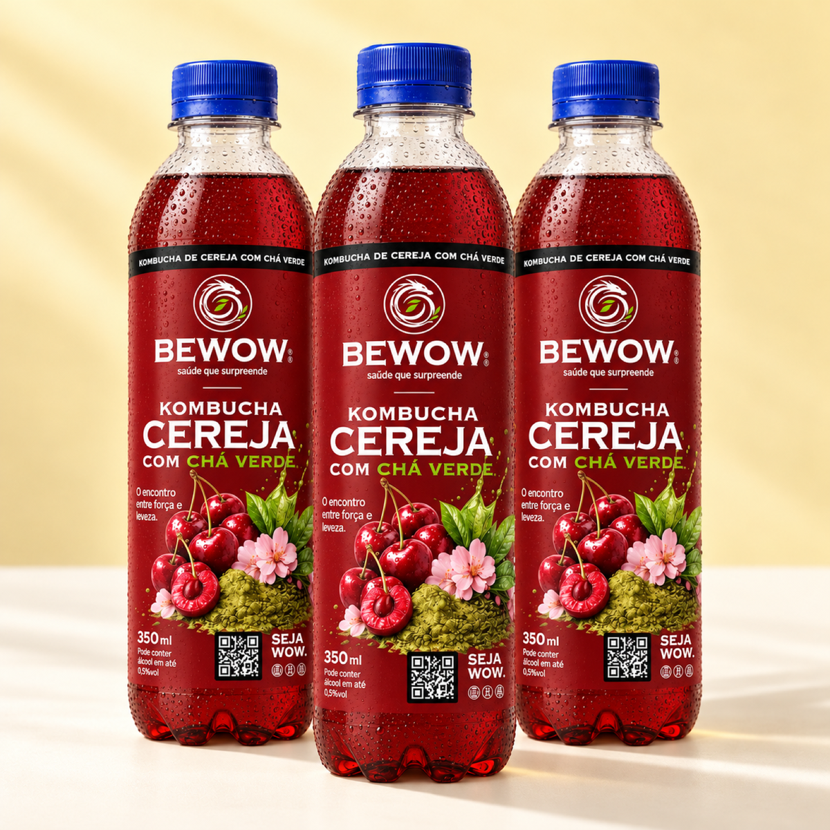 Três garrafas de kombucha Bewow Cereja com Chá Verde de 350 ml