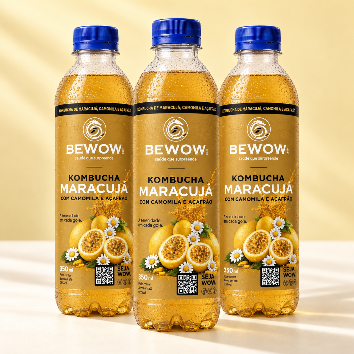 Três garrafas de kombucha Bewow Maracujá, Camomila e Açafrão de 350 ml