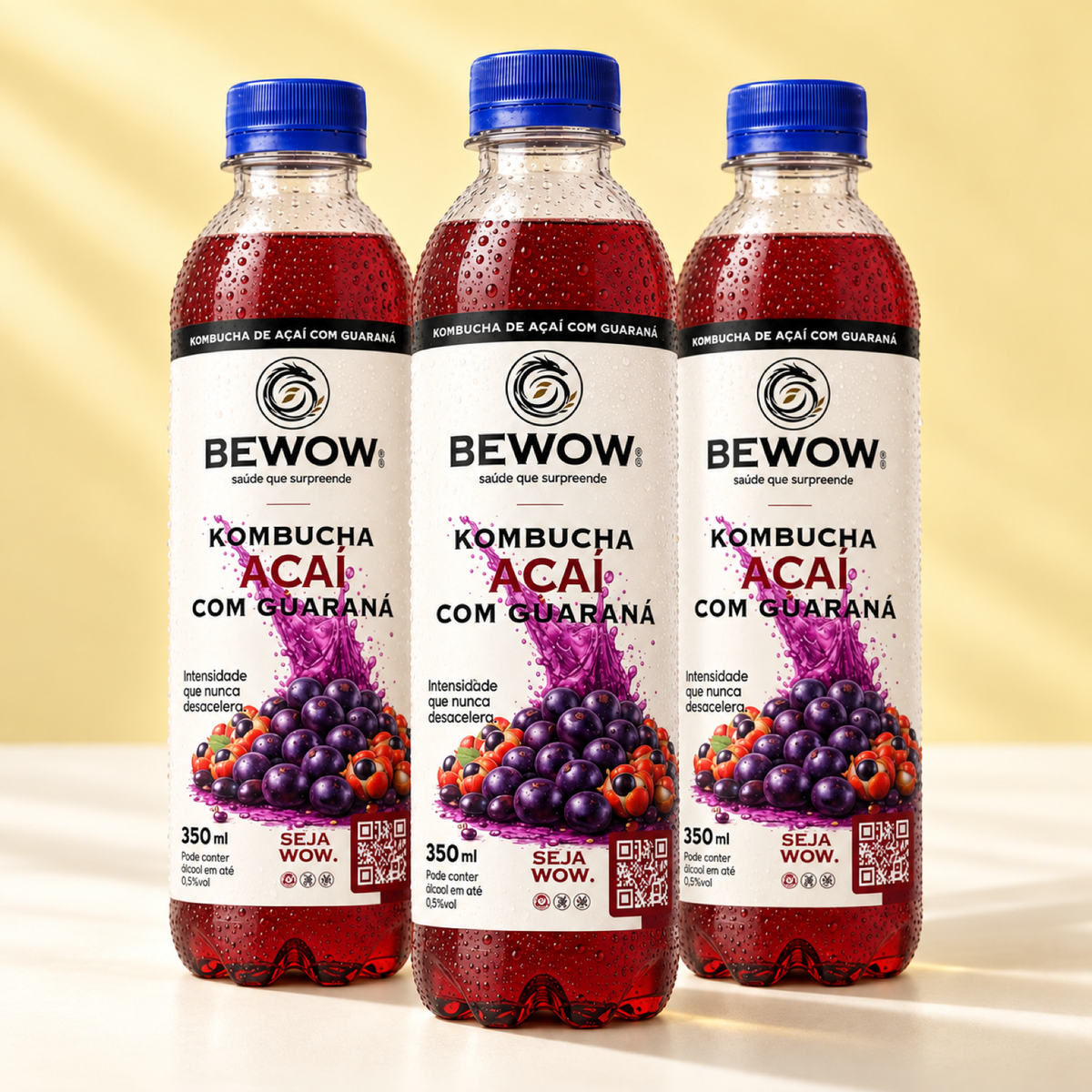 Três garrafas de kombucha Bewow Açaí com Guaraná de 350 ml