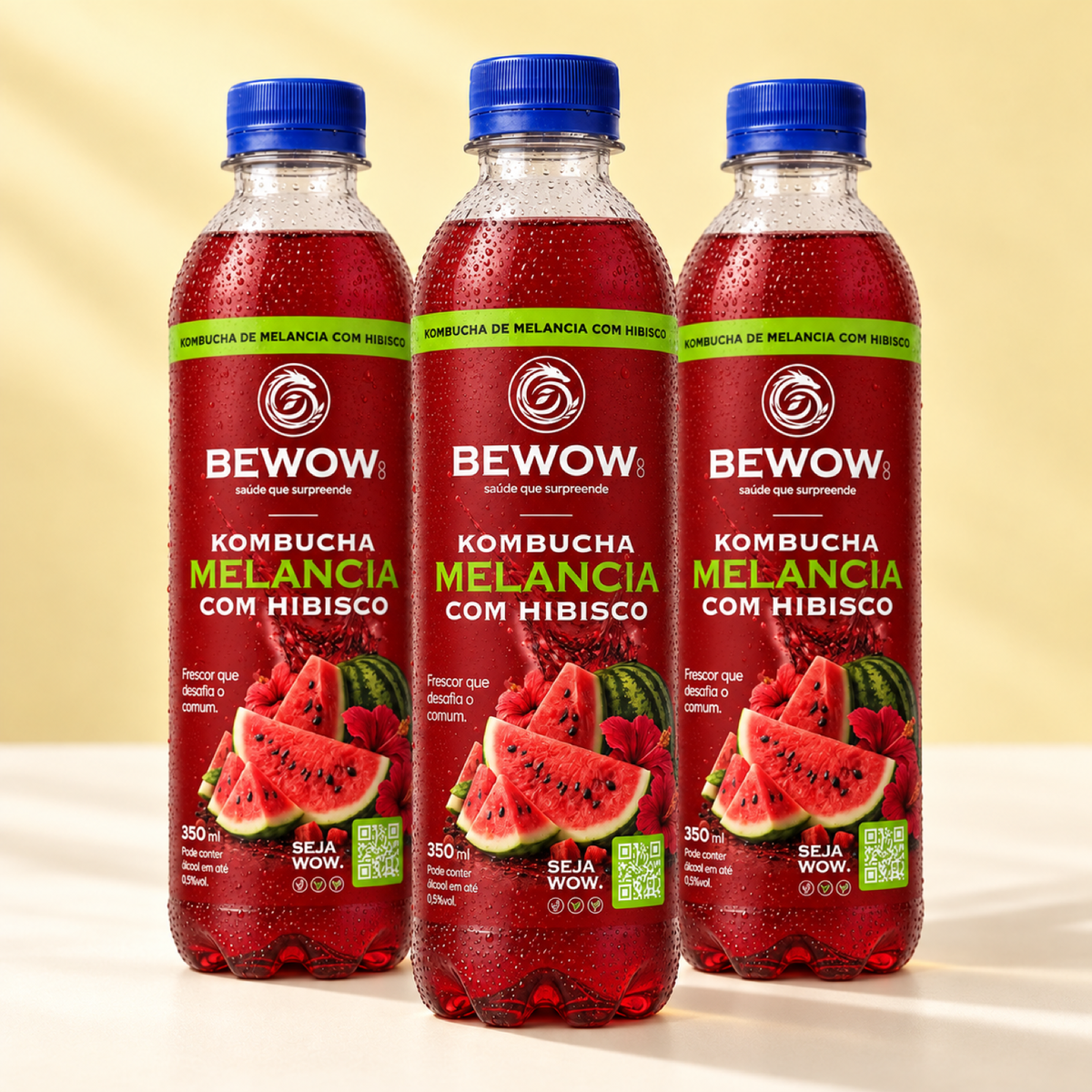 Três garrafas de kombucha Bewow Melancia com Hibisco de 350 ml